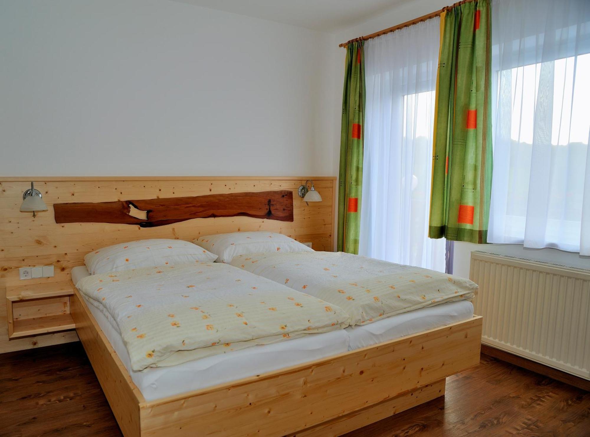 Gasthof Zur Kirche Hotel Kottes ภายนอก รูปภาพ