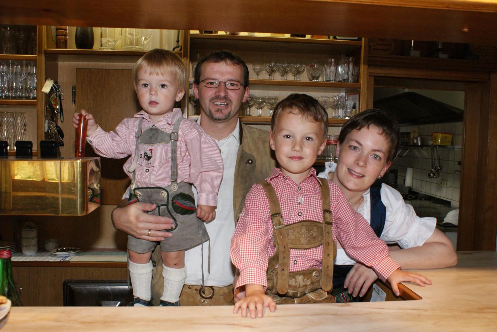 Gasthof Zur Kirche Hotel Kottes ภายนอก รูปภาพ